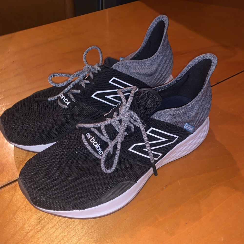Men’s new balance shoes, size 10, great condition